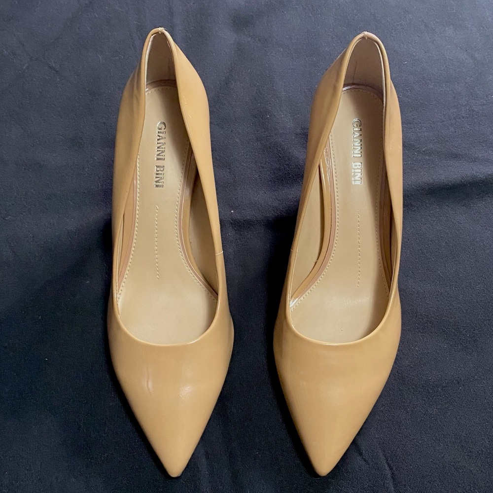 Gianni Bini Nude Leather Heels